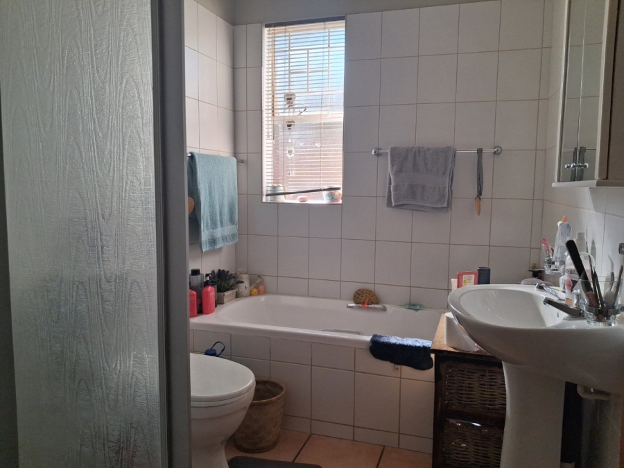 To Let 3 Bedroom Property for Rent in Langenhovenpark Free State